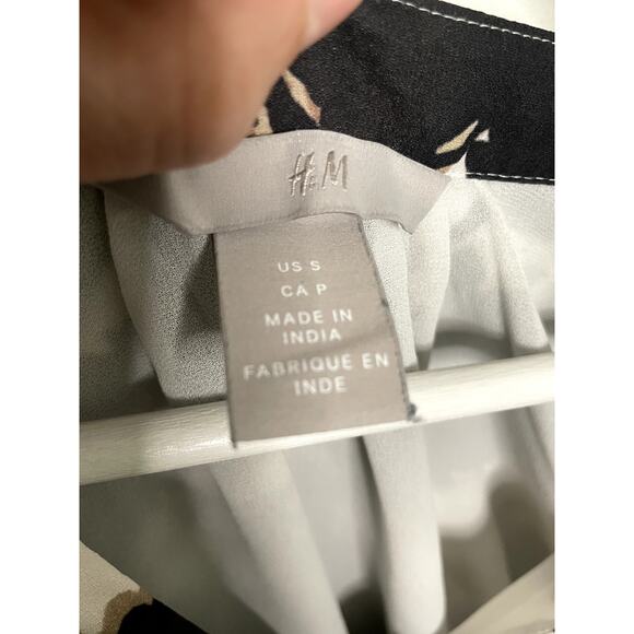 H&M long sleeve dress SZ small in tonal floral pattern - Picture 7 of 8